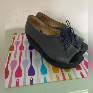 FLY LONDON-Lace-Up-Peep Toe-Foam Wedge Heels-Sz 39